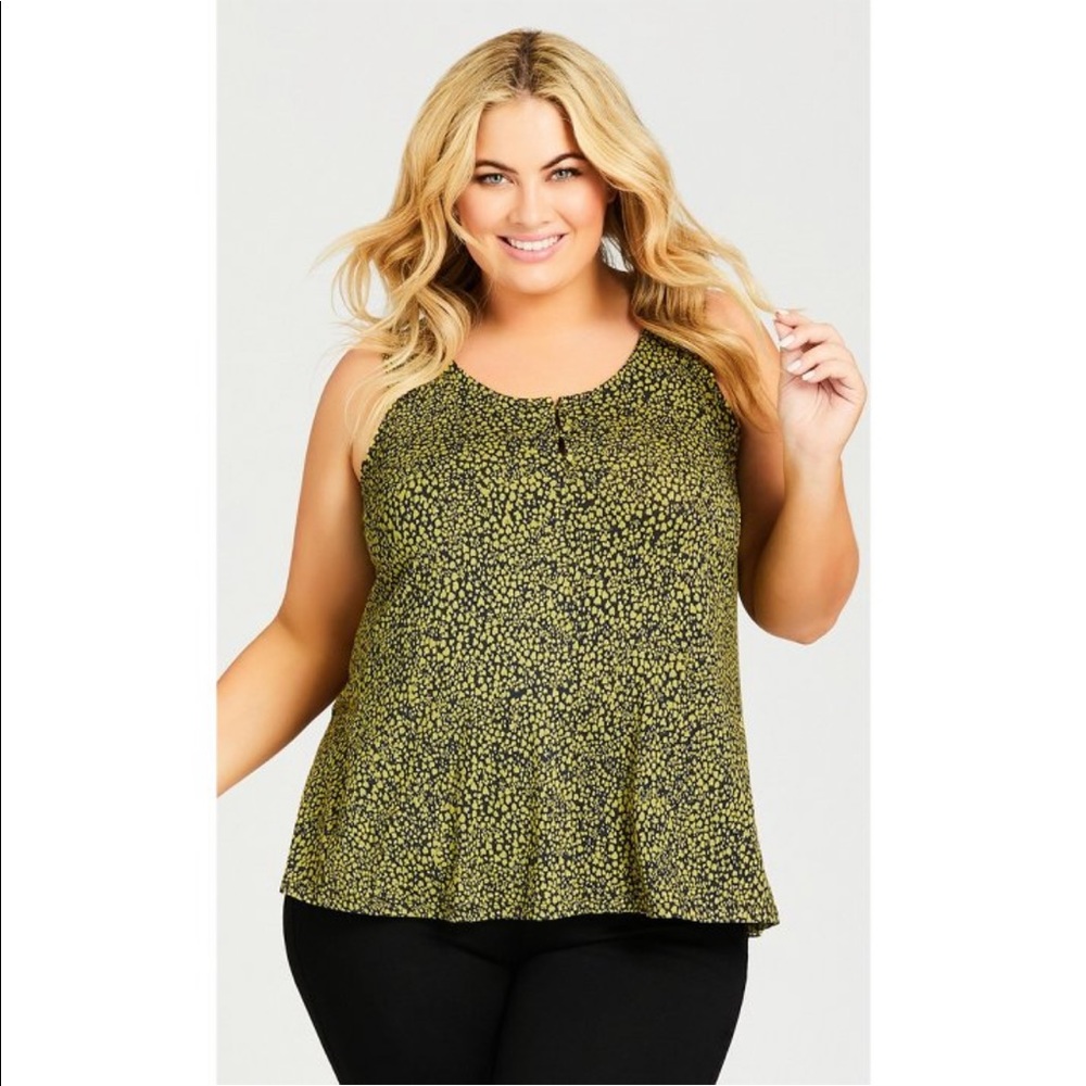 Top knitted tank new with tags